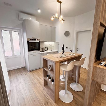 Dmm Apartments Τίβατ Εξωτερικό φωτογραφία