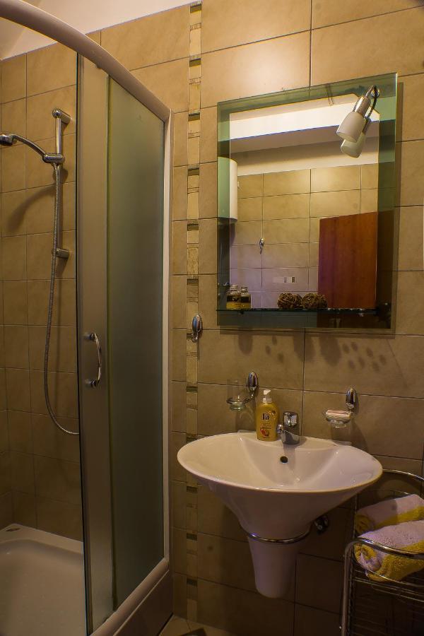 Dmm Apartments Τίβατ Εξωτερικό φωτογραφία