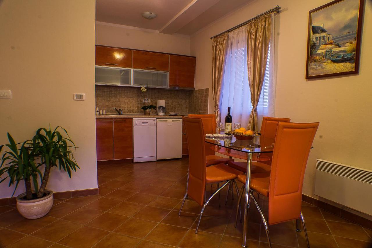 Dmm Apartments Τίβατ Εξωτερικό φωτογραφία