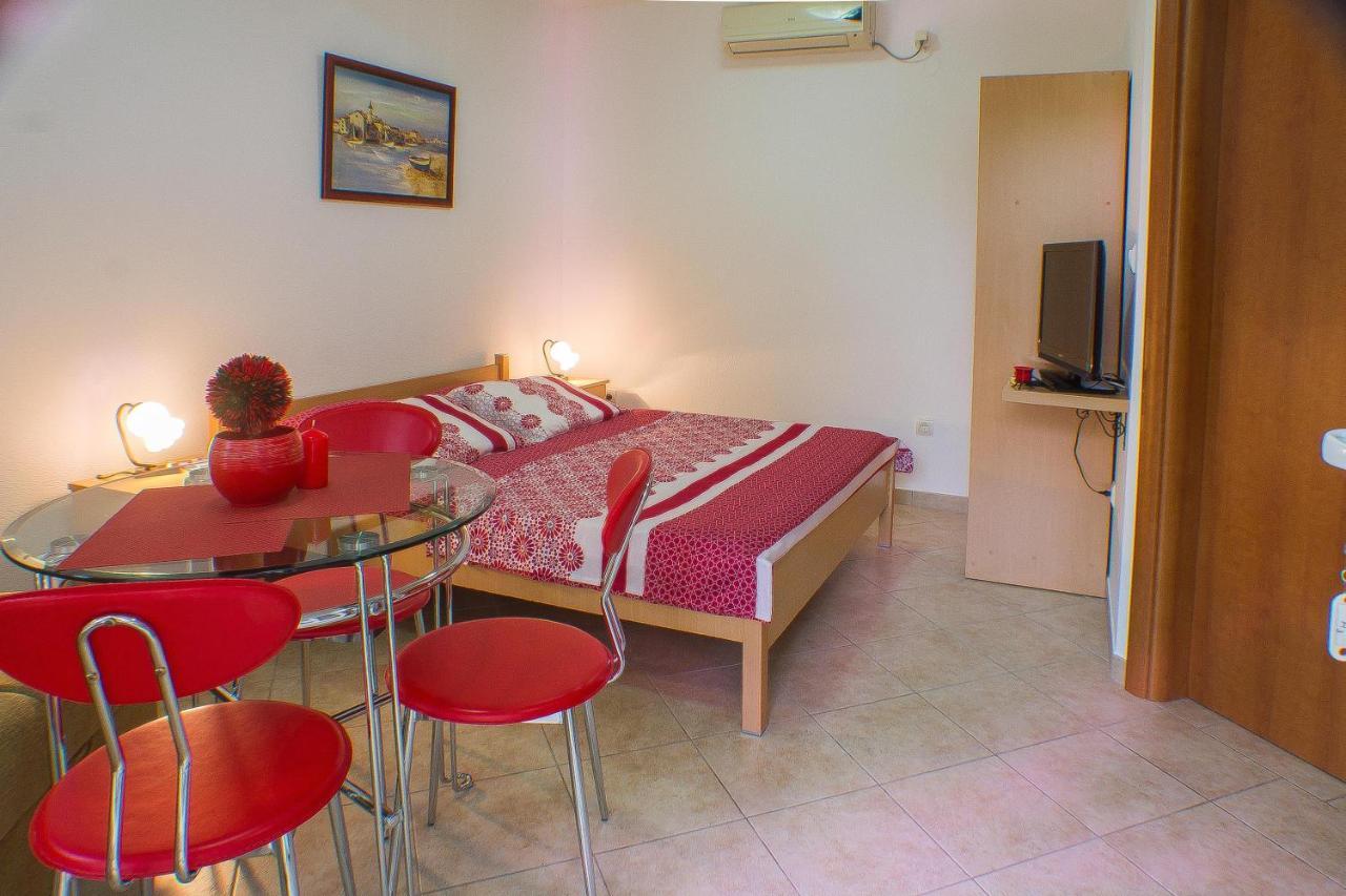 Dmm Apartments Τίβατ Εξωτερικό φωτογραφία