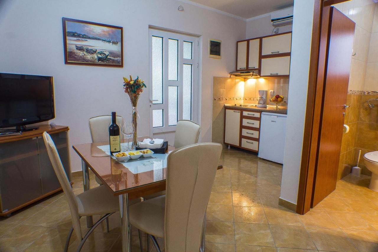 Dmm Apartments Τίβατ Εξωτερικό φωτογραφία
