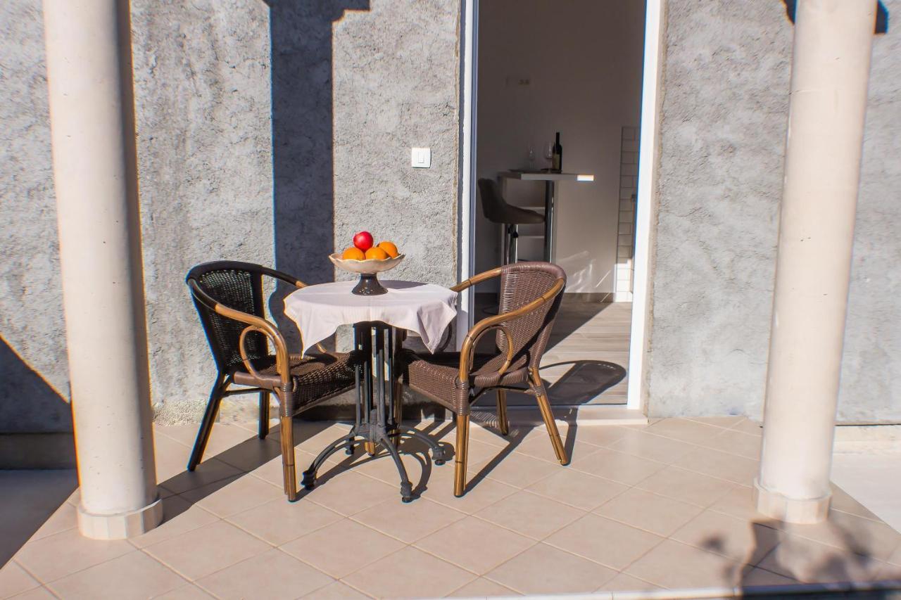 Dmm Apartments Τίβατ Εξωτερικό φωτογραφία