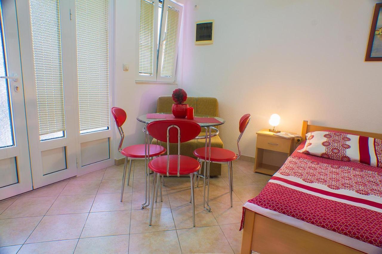 Dmm Apartments Τίβατ Εξωτερικό φωτογραφία