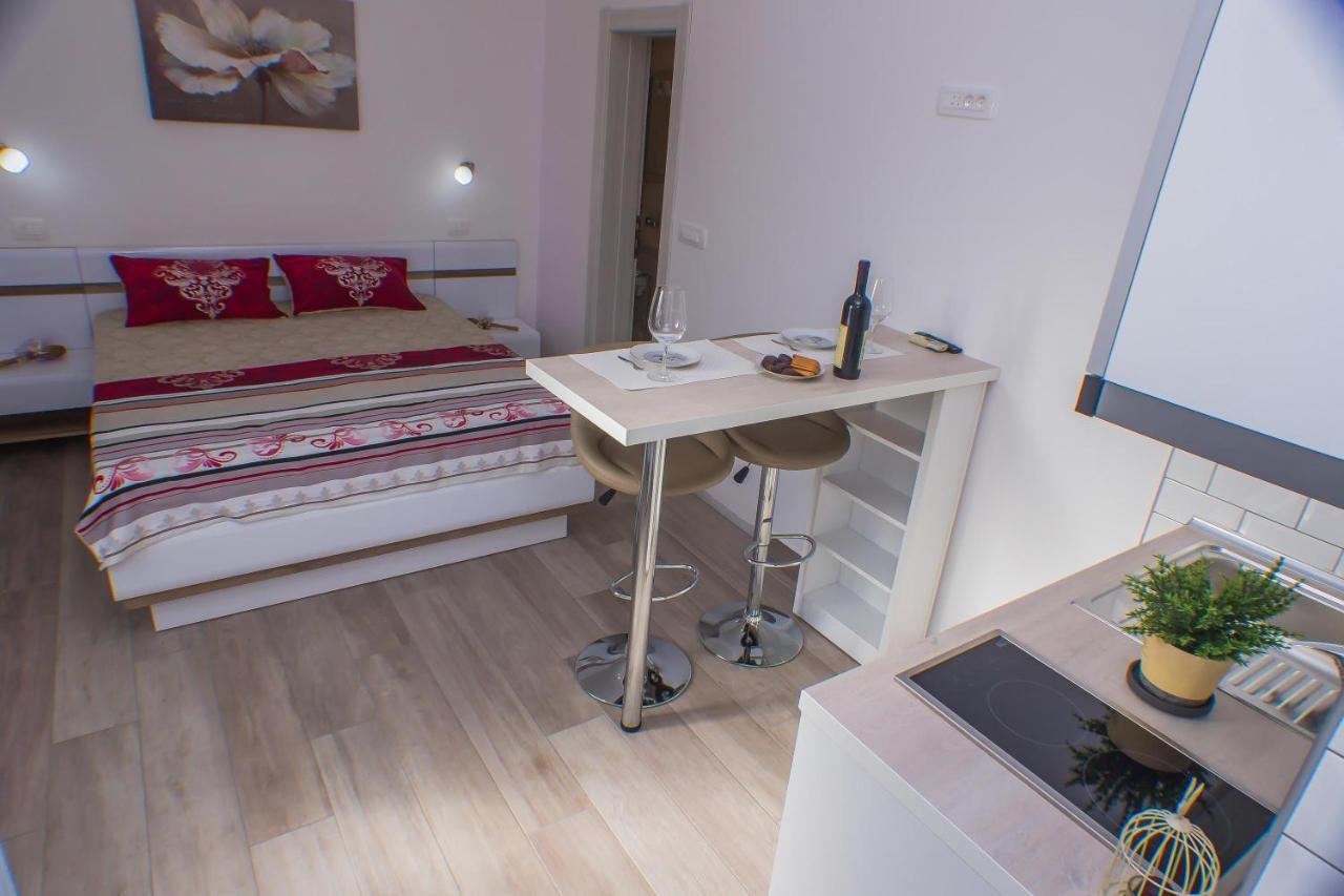 Dmm Apartments Τίβατ Εξωτερικό φωτογραφία