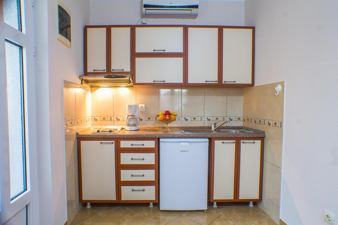 Dmm Apartments Τίβατ Εξωτερικό φωτογραφία
