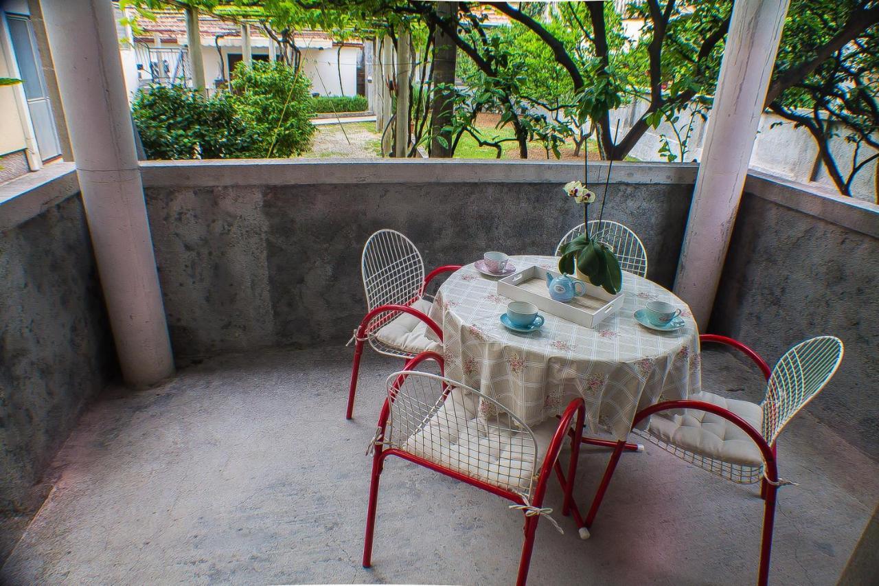 Dmm Apartments Τίβατ Εξωτερικό φωτογραφία