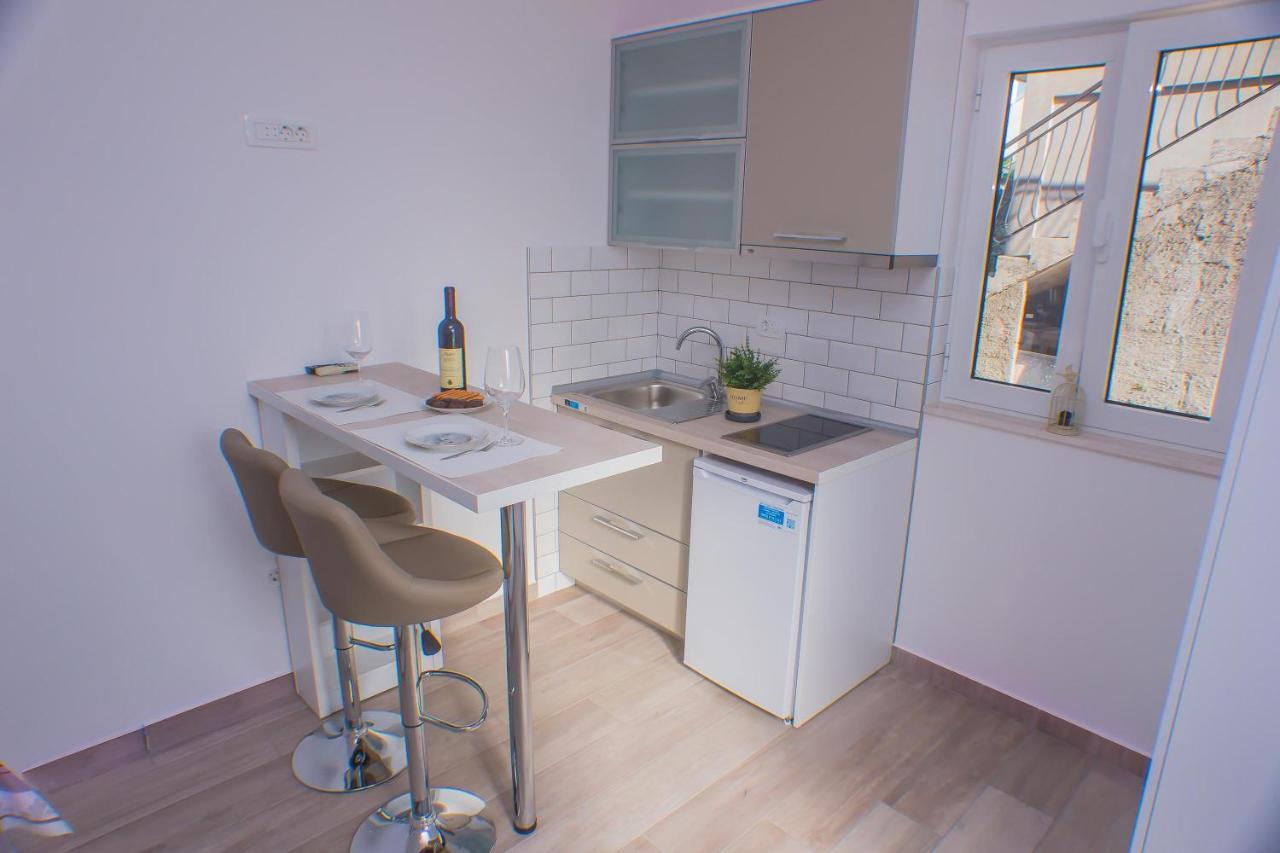 Dmm Apartments Τίβατ Εξωτερικό φωτογραφία