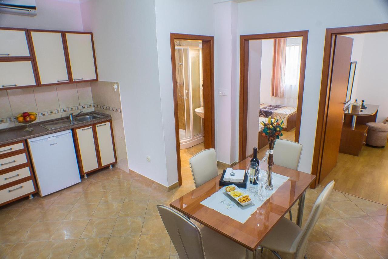 Dmm Apartments Τίβατ Εξωτερικό φωτογραφία