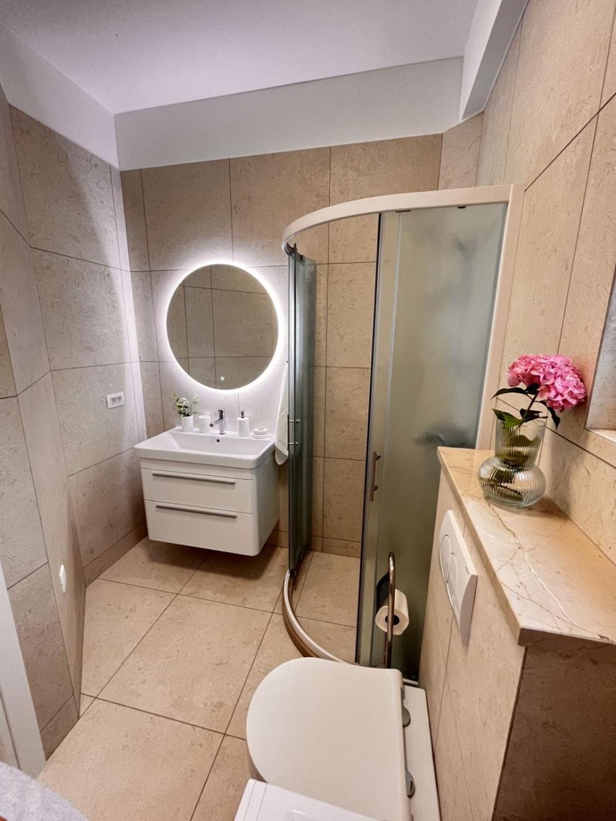 Dmm Apartments Τίβατ Εξωτερικό φωτογραφία
