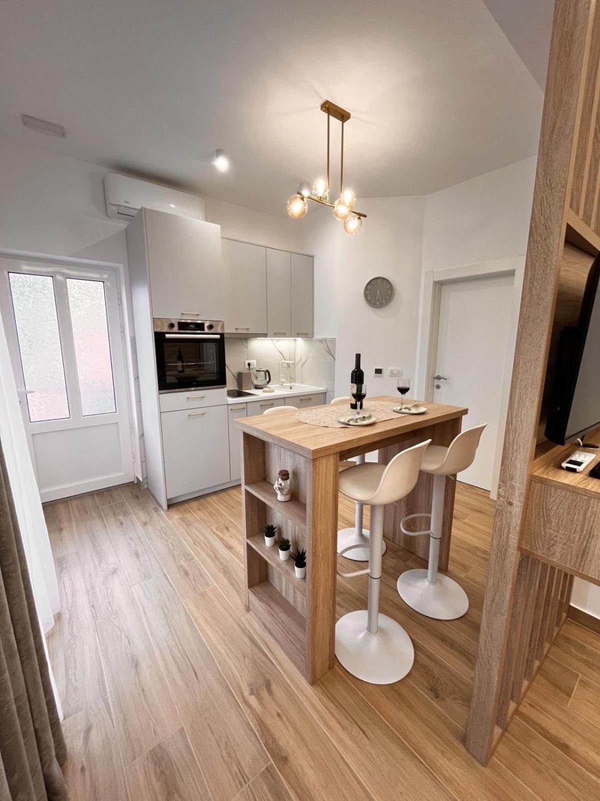 Dmm Apartments Τίβατ Εξωτερικό φωτογραφία