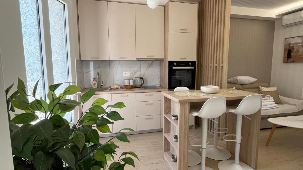 Dmm Apartments Τίβατ Εξωτερικό φωτογραφία